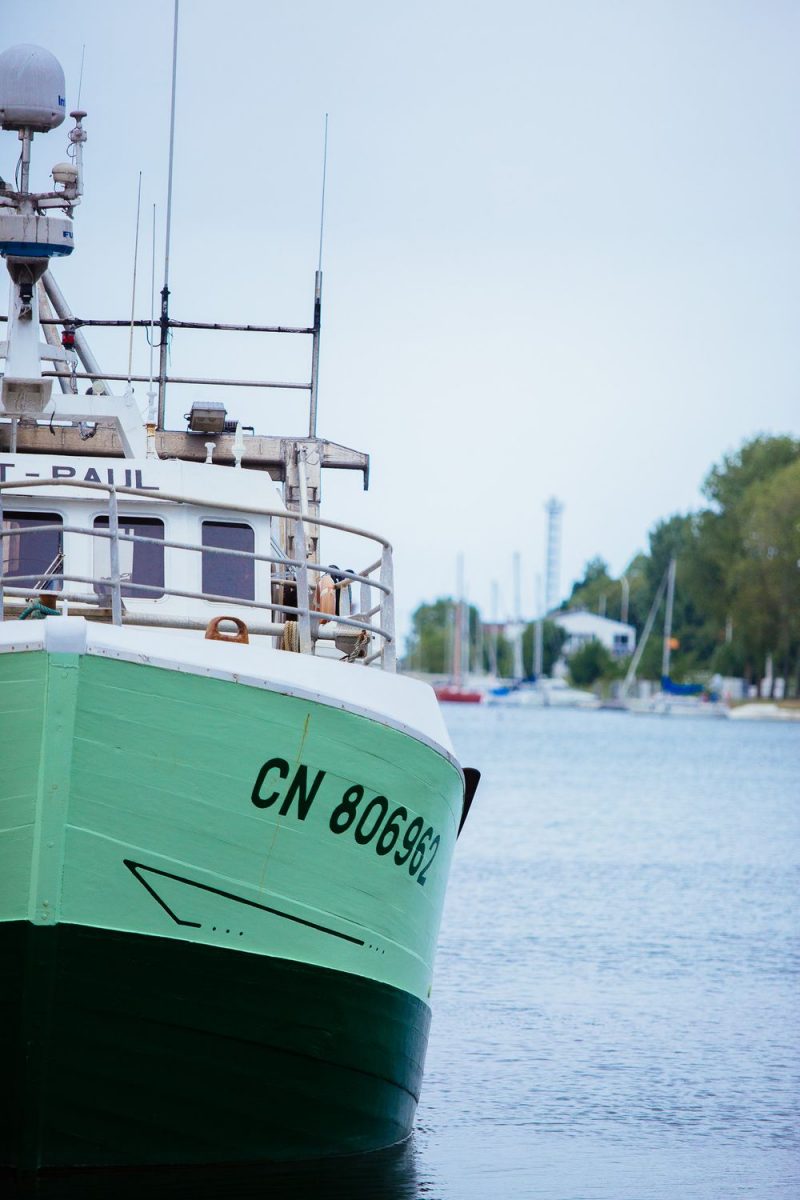 Bateau à la mer, Caen la mer