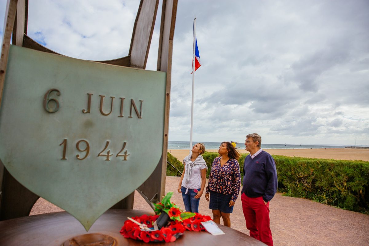 Monument la Flamme sur Sword Beach à Ouistreham, Caen la mer