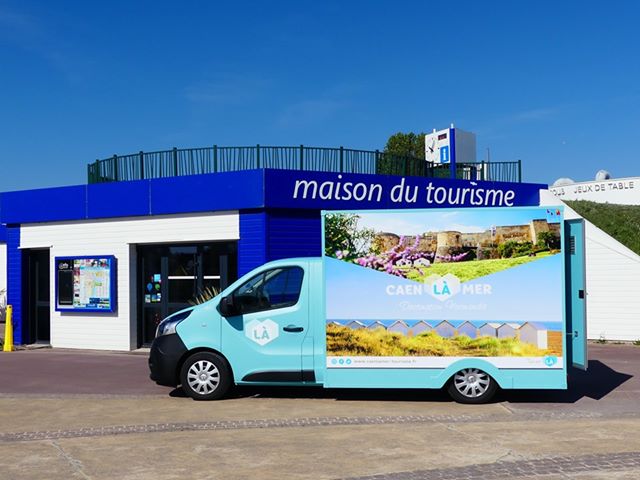 Truck de l'Office de Tourisme de Caen la mer