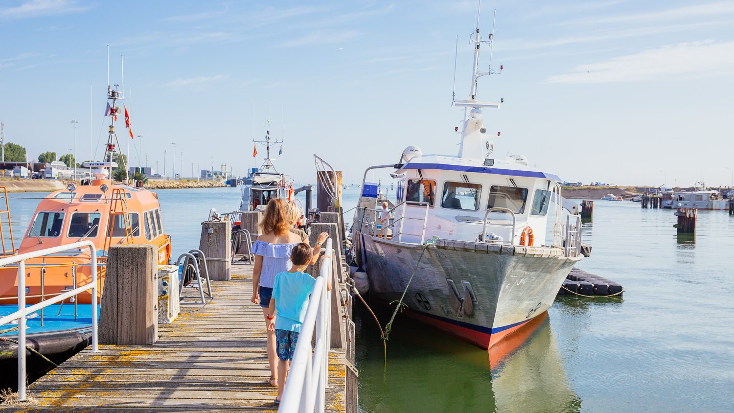 Dans le Port de Ouistreham, y’a des voyageurs qui chantent !