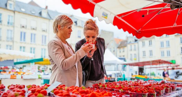 Faire quelques emplettes au marché Saint-Sauveur à Caen