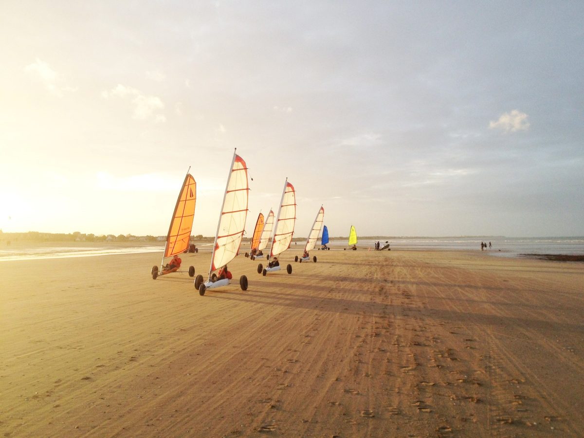 Char à voile sur le plage de Ousitreham Riva-Bella