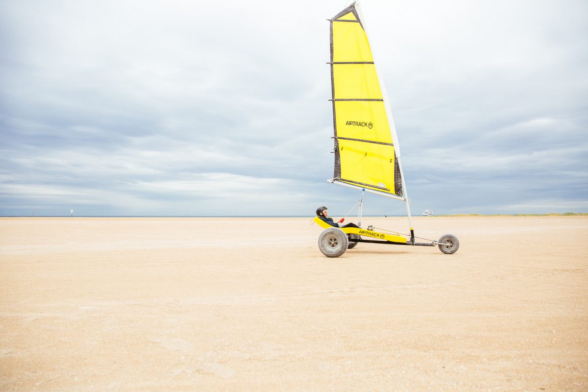 char à voile sur la plage de Ouistreham