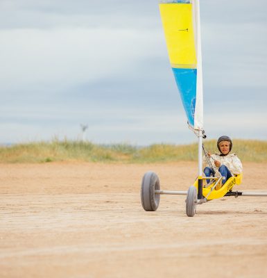On a testé le char à voile à Ouistreham !