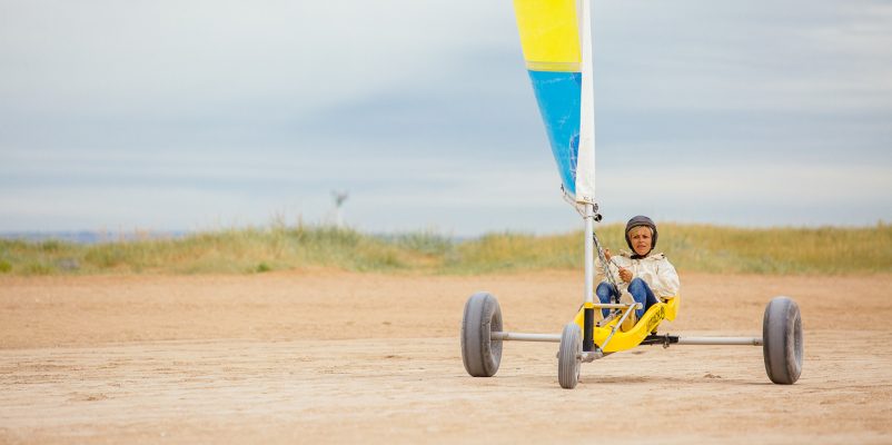 On a testé le char à voile à Ouistreham !