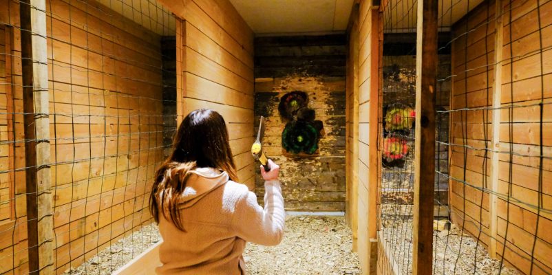 Lancer des haches au paradis Viking