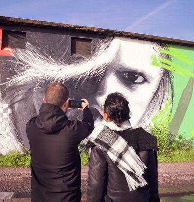 Dans ma ville on traîne : dans les pas d’Orelsan à Caen