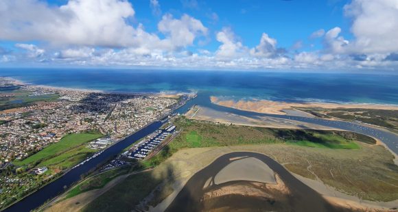 Survolez les plages du débarquement en hélico