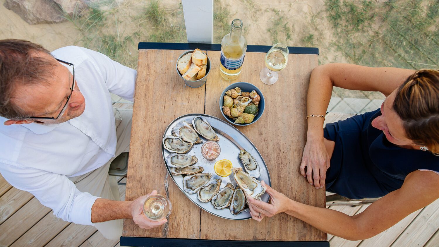 522321-plateau_de_fruits_de_mer_en_amoureux_a_la_plage-caen_la_mer_tourisme___les_conteurs_droits_reserves_office_de_tourisme___des_congres-1500px
