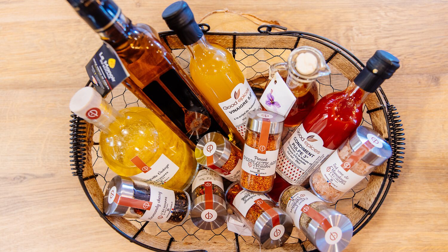 551264-panier_de_produits_locaux__l_echoppe_by_chef_poudras-caen_la_mer_tourisme___les_conteurs_droits_reserves_otc-1500px