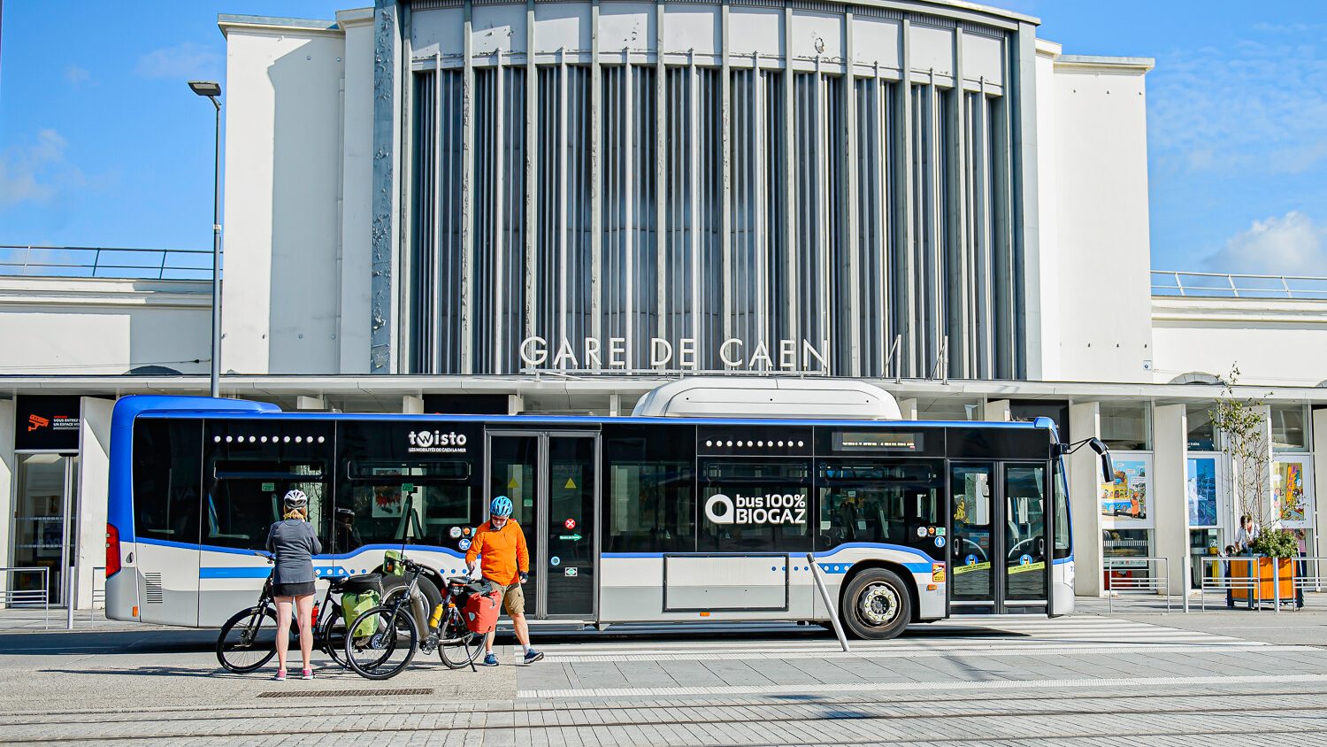 Venir et se déplacer sans voiture à Caen la mer