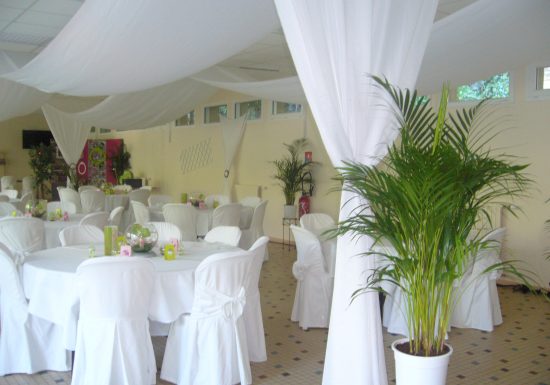 uncmt-le-moulin-de-barbieres-salle-de-restauration-mariage