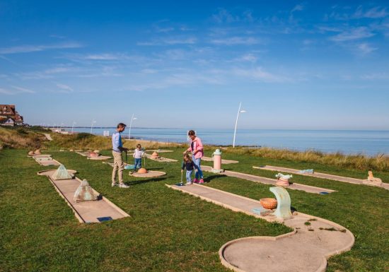 Mini-golf vue mer