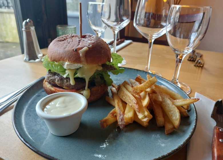 Burger normand du restaurant L'Embroche à Caen en Normandie
