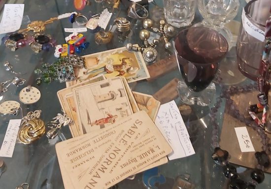 la-sainte-aubaine-boutique-brocante-bijoux