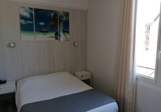 hotel-de-l-univers-chambre-double-cour