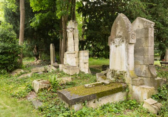 294086-Cimetiere-dormant-Saint-Pierre-a-Caen-Caen-la-mer-Tourisme—Pauline—Mehdi—Photographie-1200px