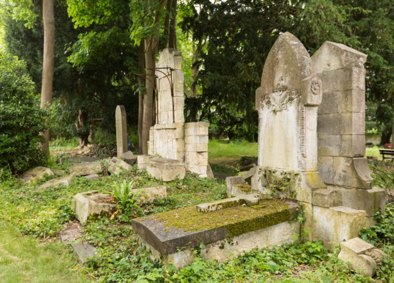 294086-Cimetiere-dormant-Saint-Pierre-a-Caen-Caen-la-mer-Tourisme—Pauline—Mehdi—Photographie-1200px