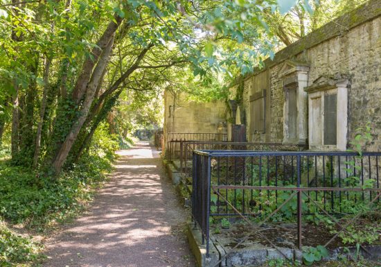 294098-Cimetiere-dormant-de-Saint-Jean–Caen-Caen-la-mer-Tourisme—Pauline—Mehdi—Photographie-1200px