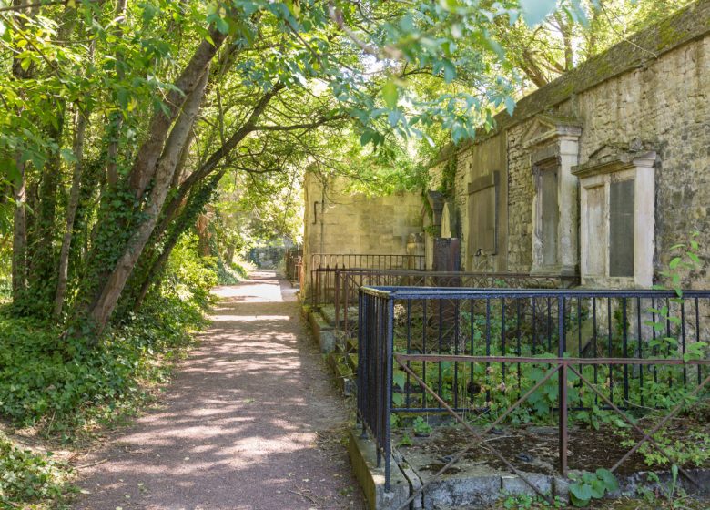 294098-Cimetiere-dormant-de-Saint-Jean–Caen-Caen-la-mer-Tourisme—Pauline—Mehdi—Photographie-1200px