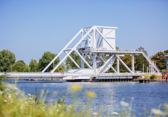 294732-Pegasus_bridge__Benouville-Caen_la_mer_Tourisme___Les_Conteurs_(Droits_reserves_Office_de_Tourisme___des_Congres)-1500px