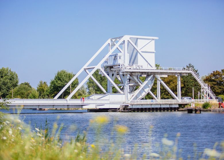 294732-Pegasus_bridge__Benouville-Caen_la_mer_Tourisme___Les_Conteurs_(Droits_reserves_Office_de_Tourisme___des_Congres)-1500px