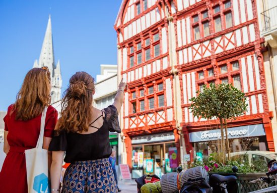 Sortie_entre_amies_dans_la_ville_de_Caen-Caen_la_mer_Tourisme___Les_Conteurs_(Droits_reserves_OTC)