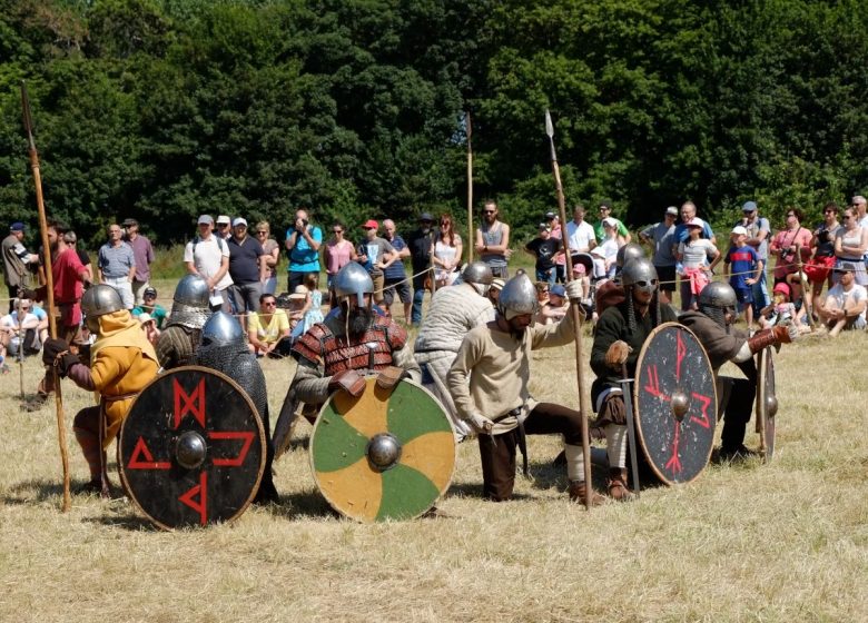 Reconstitution_de_combats_Vikings_a_Ornavik-Caen_la_mer_Tourisme___Alix_JONET
