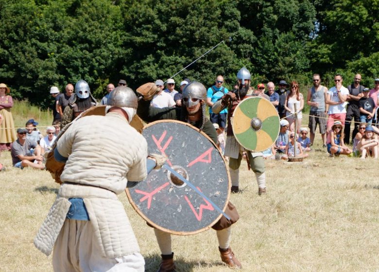 Reconstitution_de_combats_Vikings_a_Ornavik-Caen_la_mer_Tourisme___Alix_JONET