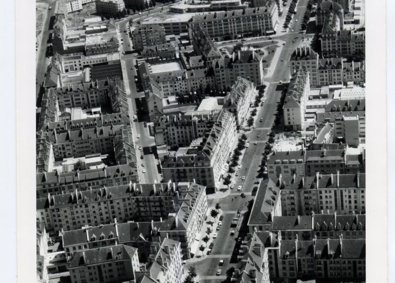 Avenue du Six-Juin en juillet 1961. Centres de Ressources Archives et Documentat