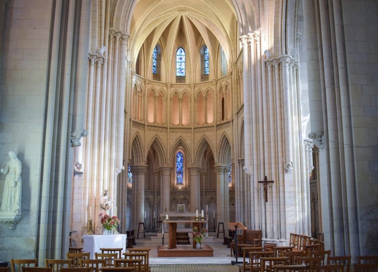 Vue intérieure de l'Eglise Notre Dame des labours à Saint-Manvieu-Norrey