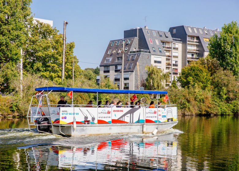 Promenade en bateau sur le canal avec La Presqu'île