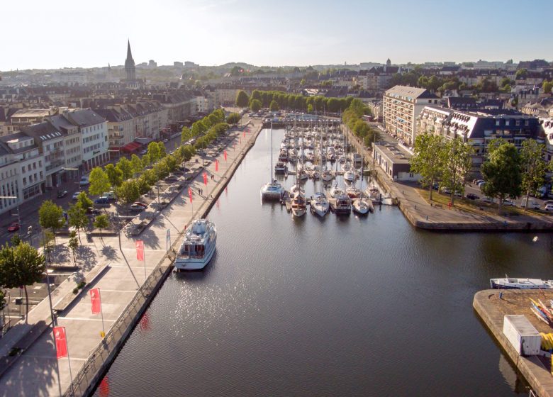 534002-Vue_du_port_et_de_la_ville_de_Caen-(1)
