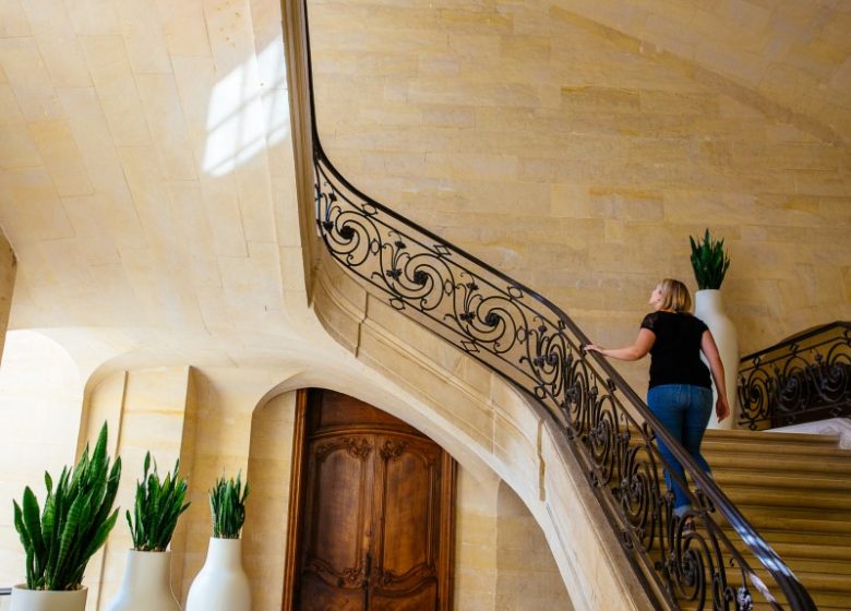 Escalier d'honneur de l'Abbaye aux Hommes, Hôtel de ville de Caen