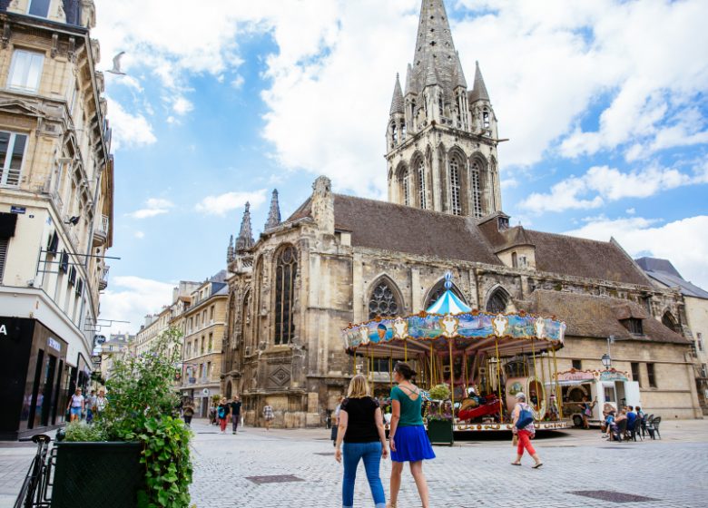 Eglise-Saint-Sauveur-Caen-la-mer-Tourisme—Les-Conteurs–Droits-reserves-Office-de-Tourisme—des-Congres-