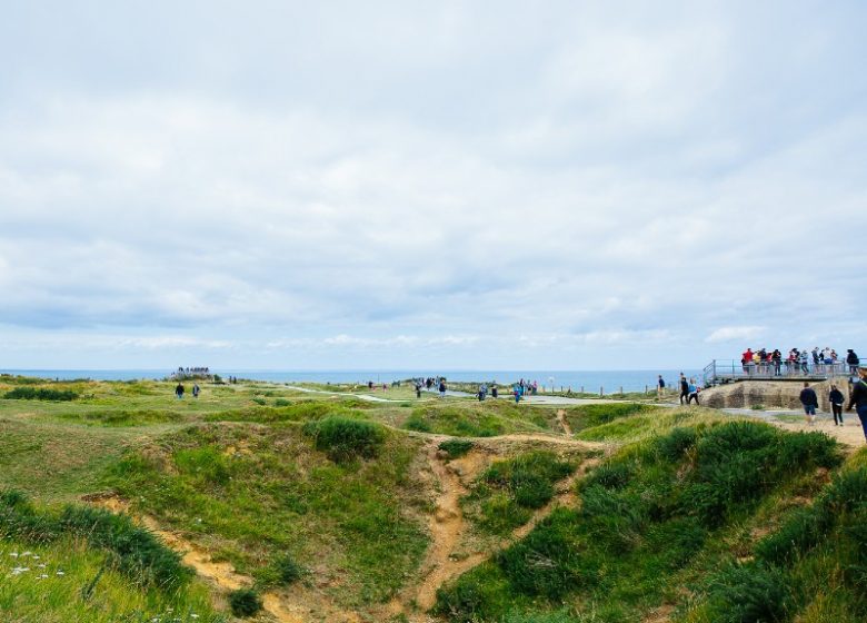 54913-Pointe_du_Hoc-Caen_la_mer_Tourisme___Les_Conteurs_(Droits_reserves_Office_de_Tourisme___des_Congres)-1500px