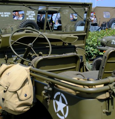 Exposition de véhicules militaires