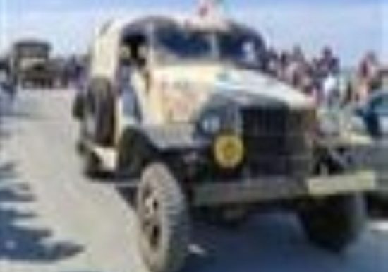 Defile-de-voitures—Dday-