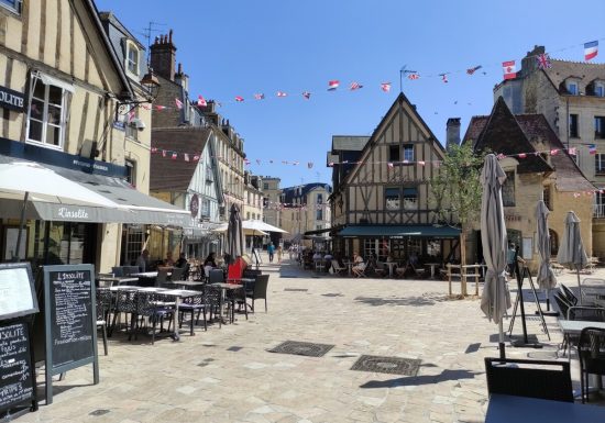 587704-Le_quartier_du_Vaugueux__Caen-Caen_la_mer_Tourisme___Alix_JONET-1200px