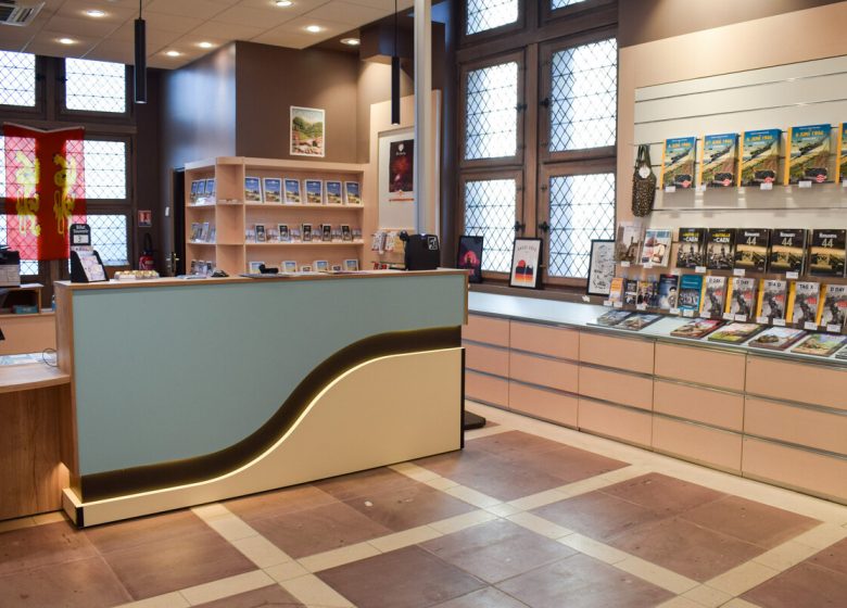 591424-Accueil_a_l_Office_de_Tourisme_de_Caen-Caen_la_mer_Tourisme___Alix_JONET-1200px