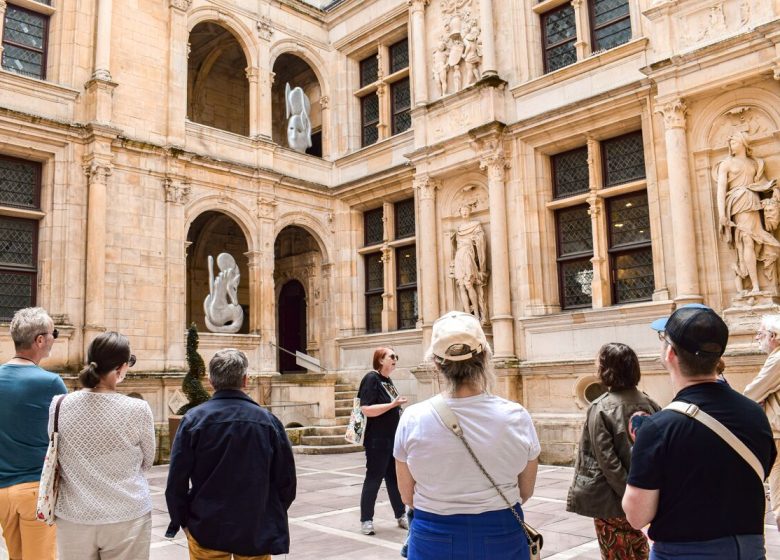 594714-Le_parcours_d_oeuvres_du_Millenaire_de_Can-Caen_la_mer_Tourisme___Alix_JONET-1200px