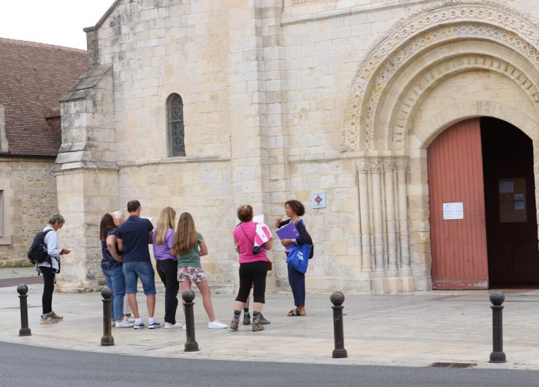 Visite_guidee__le_bourg_de_Ouistreham_en_5_experiences-Caen_la_mer_Tourisme___Olivier_BARJON-1200px