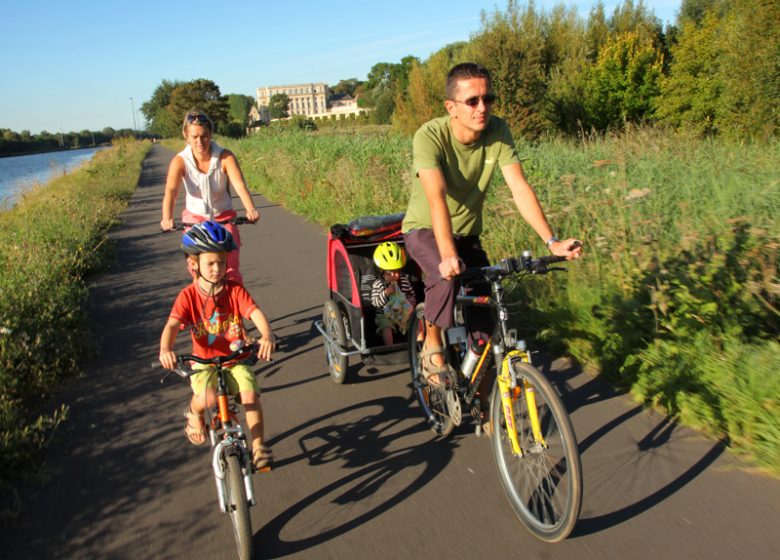 Sortie familiale a velo chemin de halage Caen Ouistreham©G. Wait