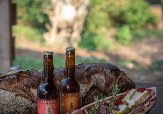 Bar-lancer-de-haches-le-Valhalla-Caen-planches-charcuteries-fromages-à-partager-bière-locale-vikings