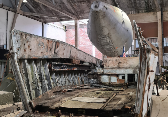 Barge & Ballon de barrage – D-Day Wings Museum