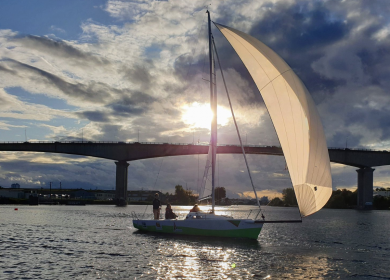 Naviguer à Caen