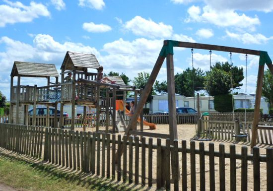 Camping les Salines à Colleville-Montgomery – jeux pour enfants