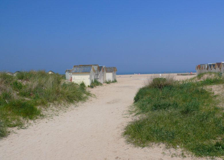 Chemin menant à la plage de Ouistreham