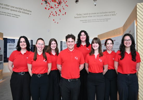 Accueil par de jeunes canadiens