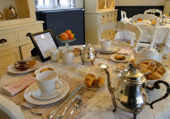 MAISON D’HÔTE DE CHARME – CLOS SAINT MARTIN CAEN – SALLE A MANGER